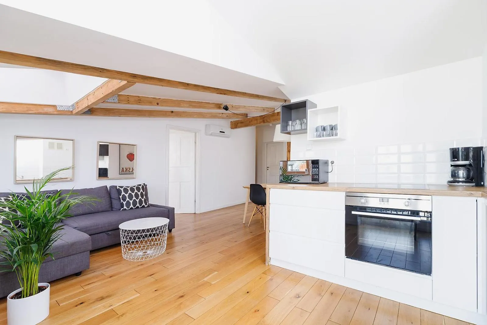 2 Bedroom Apartment With Terrace- Pilsudskiego 11 Krakow