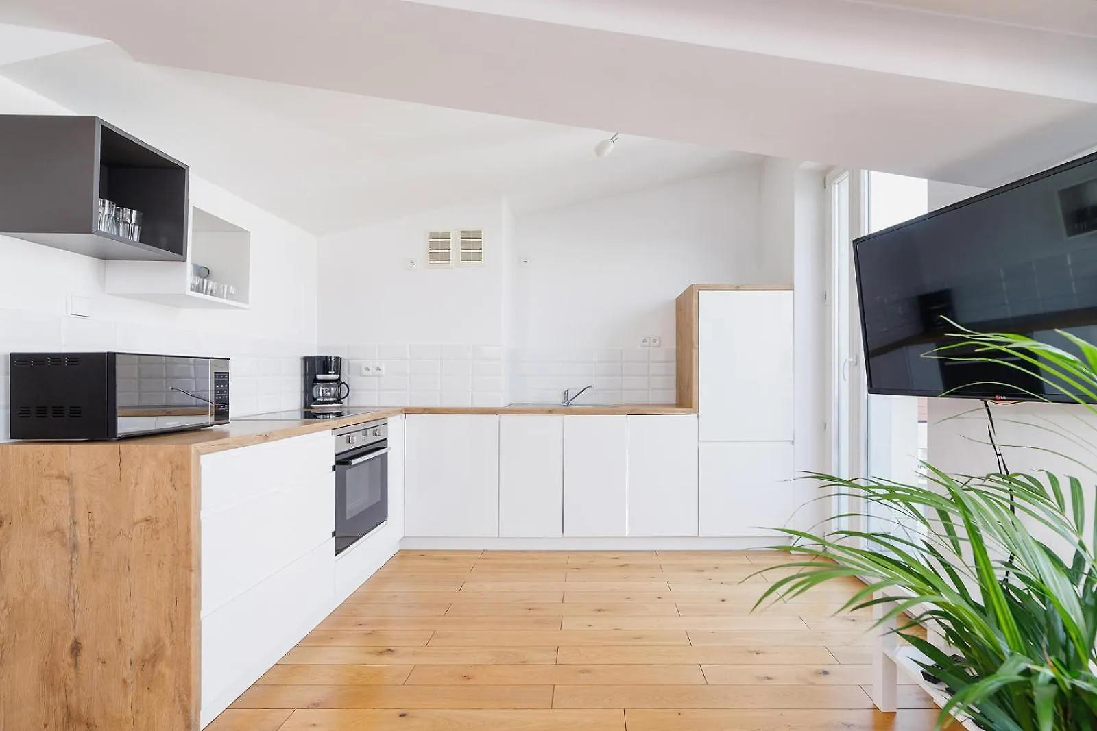 2 Bedroom Apartment With Terrace- Pilsudskiego 11 Krakow 0*,  Poland