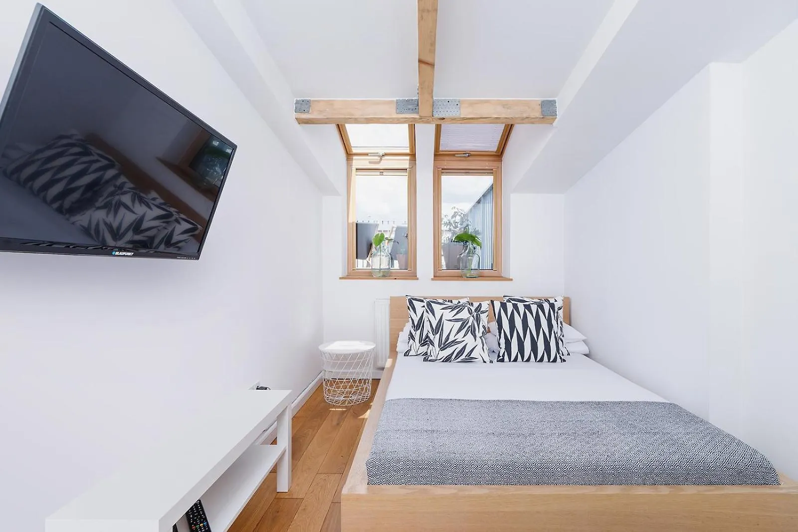 2 Bedroom Apartment With Terrace- Pilsudskiego 11 Krakow