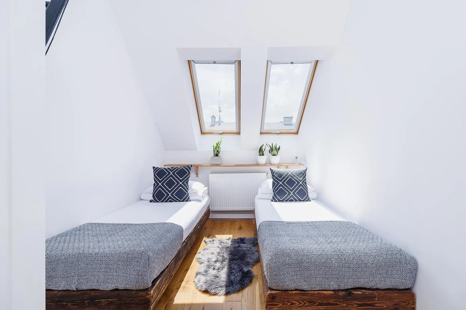 2 Bedroom Apartment With Terrace- Pilsudskiego 11 Krakow Poland