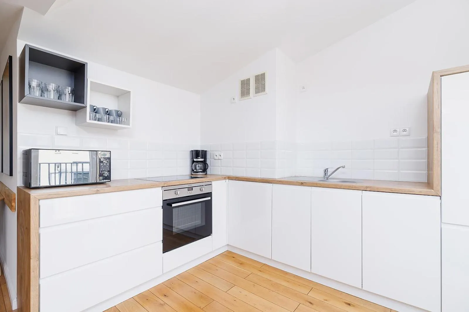 2 Bedroom Apartment With Terrace- Pilsudskiego 11 Krakow